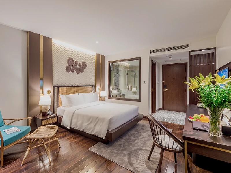 Deluxe Room with Balcony & Mountain View